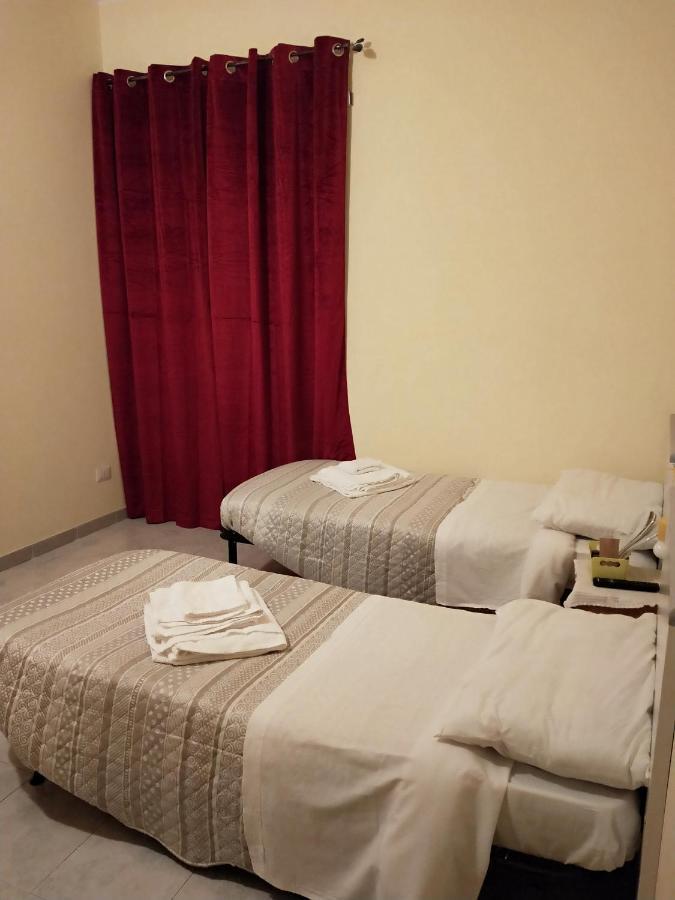 Isola Verde Guest House 菲乌米奇诺 外观 照片