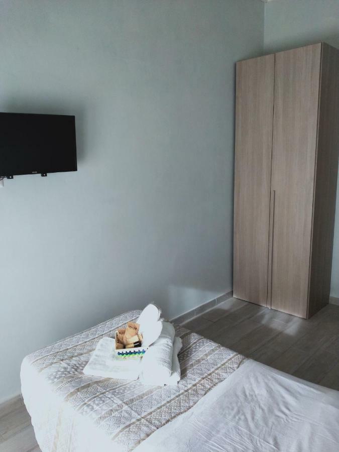 Isola Verde Guest House 菲乌米奇诺 外观 照片